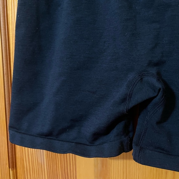 CELER Black High-Waisted Shorts - Picture 6 of 9